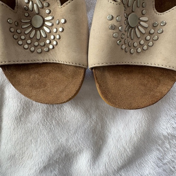 Dansko Deandra Studded Leather Block Heel Sandals in Tan Size 7.5 US/ 38 EU - Picture 6 of 12